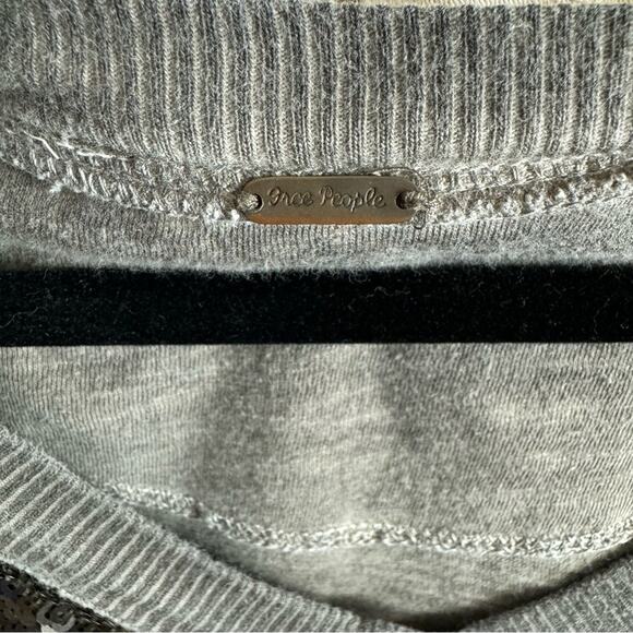 Free People Tiger Eyes Metallic Sequin Gray Long Sleeved Top Size Medium - Picture 3 of 5